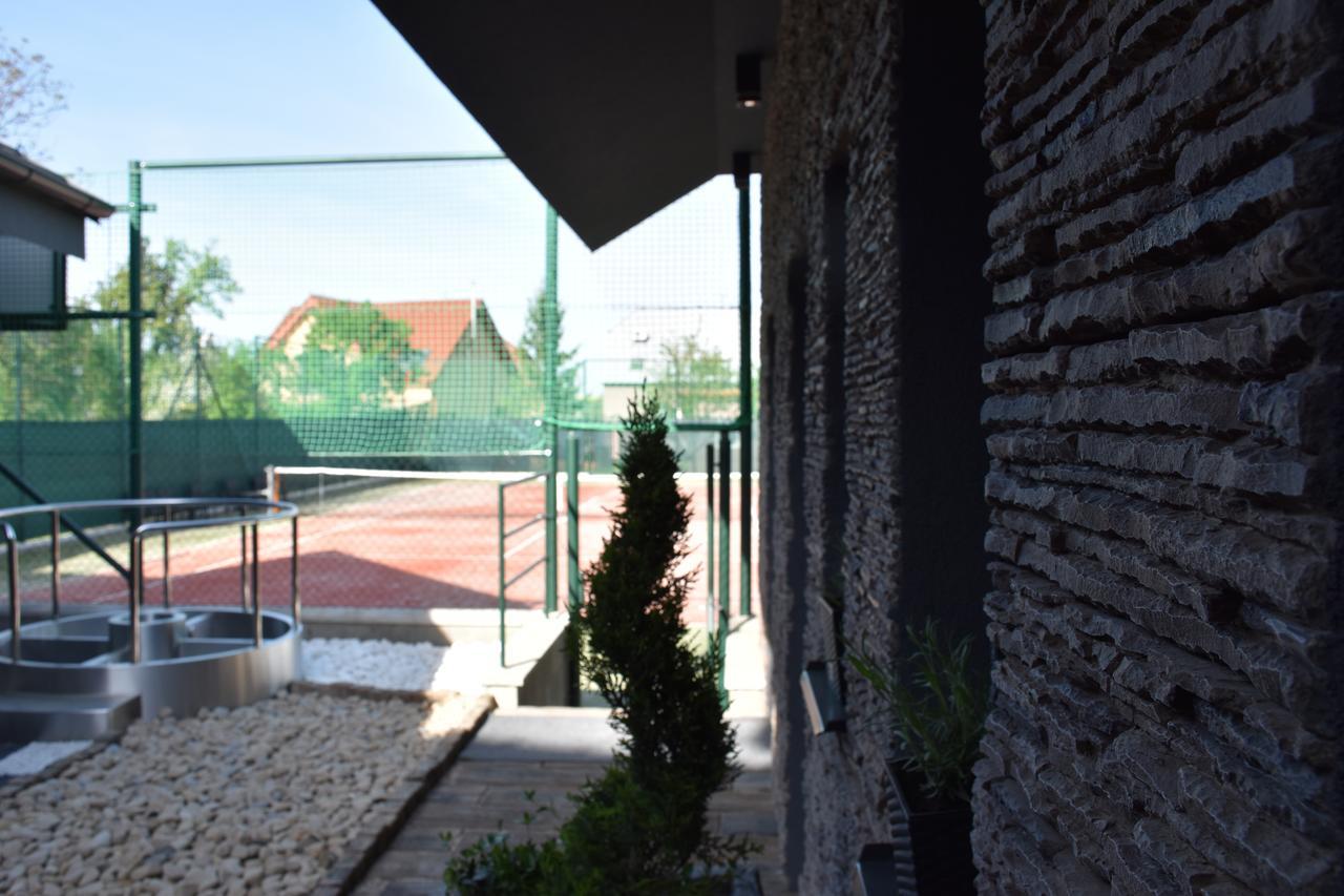 Penzion Vino Hruska Blatnička 外观 照片