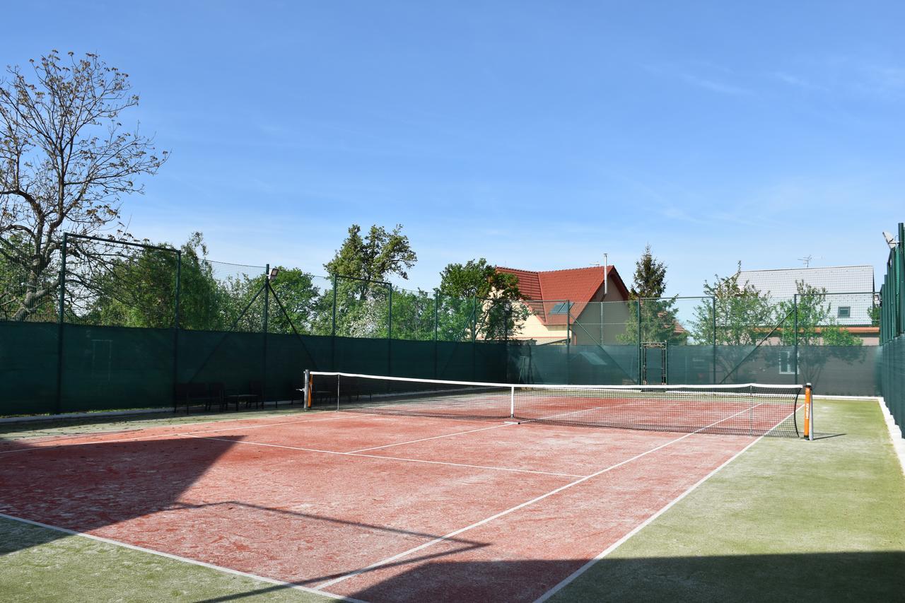 Penzion Vino Hruska Blatnička 外观 照片