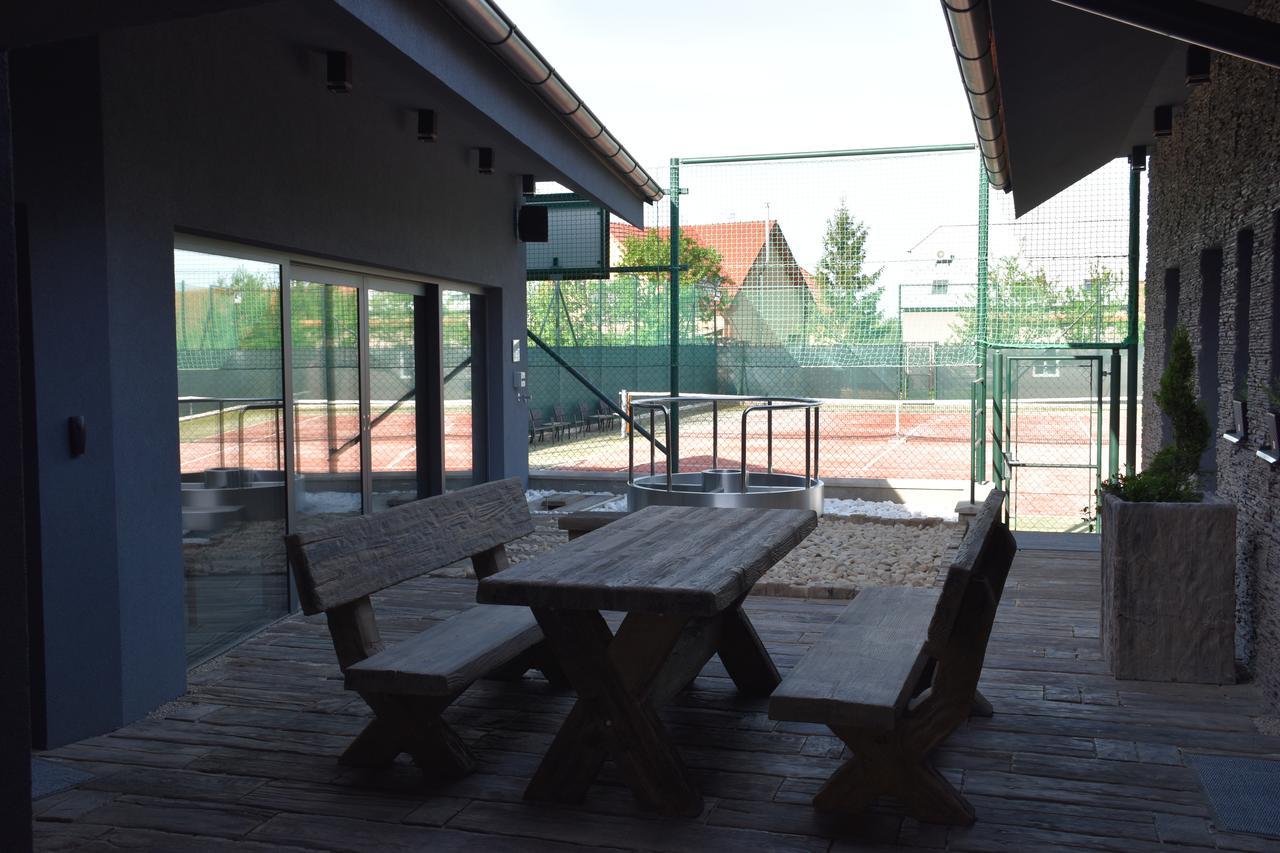 Penzion Vino Hruska Blatnička 外观 照片